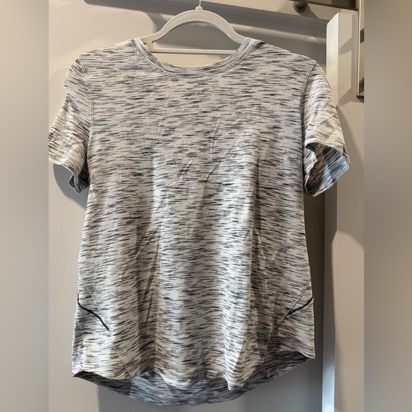 Lululemon Size 6 Shirt - Picture 1 of 1